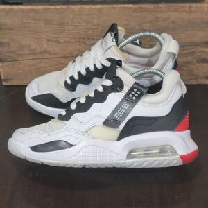 Air Jordan MA2 'University Red/White/Light Smoke/Black' Wmns 7  Perfect Cond!